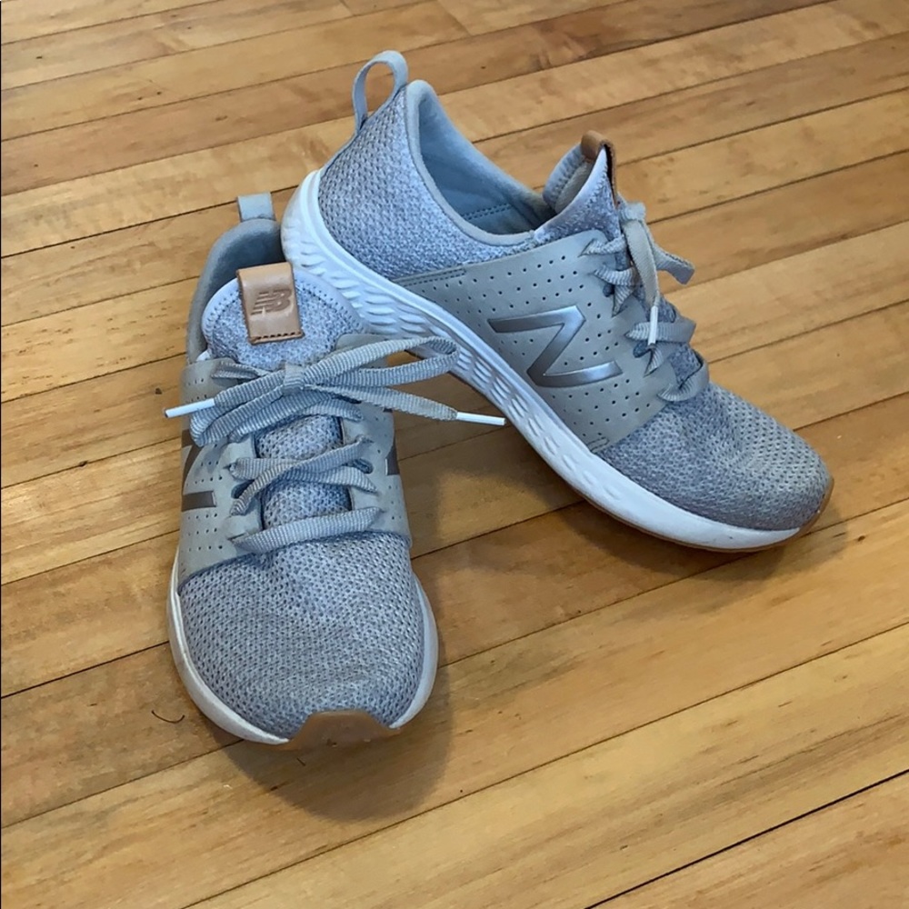 New Balance Sneakers Tennis Shoes size 8